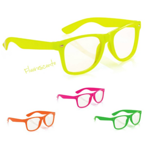 4413, Divertidas gafas de clásico diseño con lentes transparentes y brillante montura en variada gama de vivos colores fluorescentes.