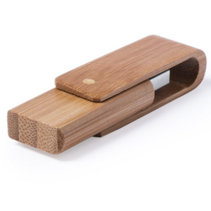 6125 16GB, Memoria USB nature de 16GB de capacidad, con mecanismo giratorio y acabado en suave madera de bambú. Presentada en estuche individual de cartón reciclado.