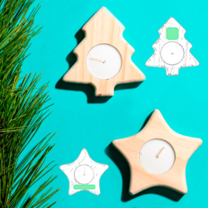 6279, Vela de navidad de madera de pino con originales diseños de estrella y arbolito. Presentada en cajita blanca individual.