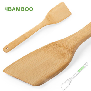 6498, Paleta de cocina de línea nature fabricada en bambú pulido, con asa troquelada para colgar.