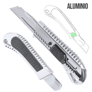 5549, Cutter en combinación de materiales acero inox y aluminio con cuchilla ancha y mango ergonómico troquelado. Capucha extraíble para ajuste de corte de cuchilla.