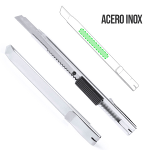 5550, Cutter de acero inox con cuchilla fina y clip de fijación. Capucha extraíble para ajuste de corte de cuchilla.