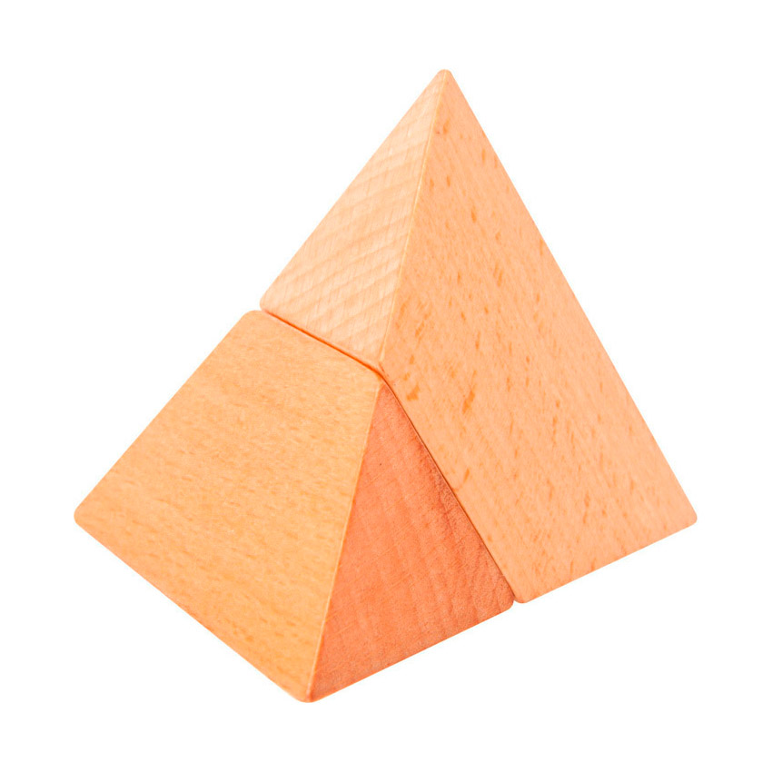 EN18, JUEGO DE INGENIO PIRAMIDE. 8 x 8 x 7,5 cm. Madera. Dos piezas de madera que al unirlas forman una pirámide.
