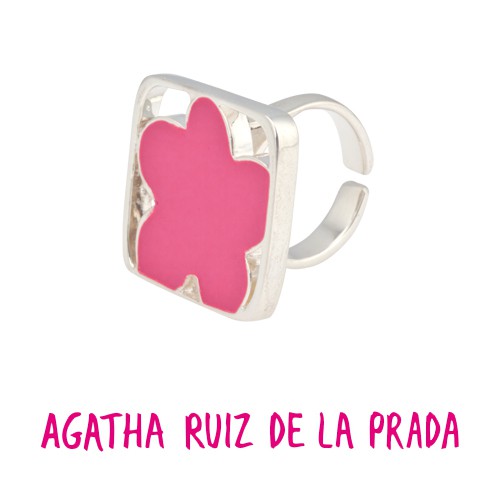 7270, Anillo ajustable de Ágatha Ruiz de la Prada en metal con diseño de la marca esmaltado en fucsia. Presentado en funda de polipiel a juego con logotipo de la marca.