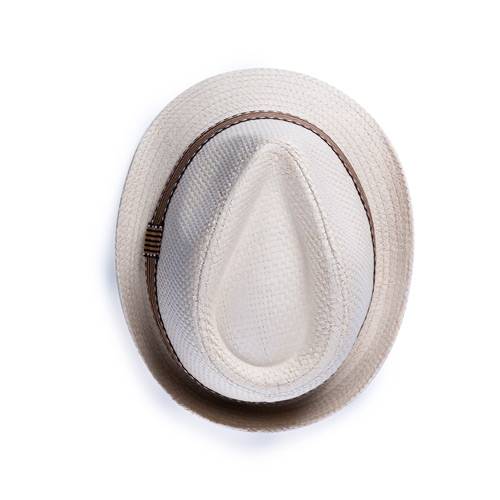 5912, Sombrero en fibra sintética de alta calidad. Con elegante cinta exterior y especialmente diseñado para marcaje en serigrafía. Cinta interior y orificios de ventilación.