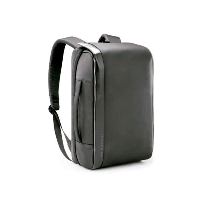 TX-145, Backpack fabricada en material repelente al agua, con salida para carga USB, compartimento para laptop o tableta inteligente, tirantes acolchonados ajustables, asa lateral y cinta trasera para fácil transportación.