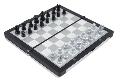 JG19, Juego de ajedrez magnetico en estuche de aluminio